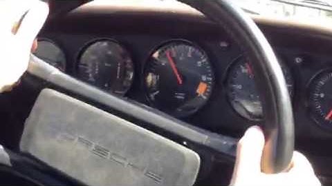 Atypical Porsche 911 Tachometer Bouncing