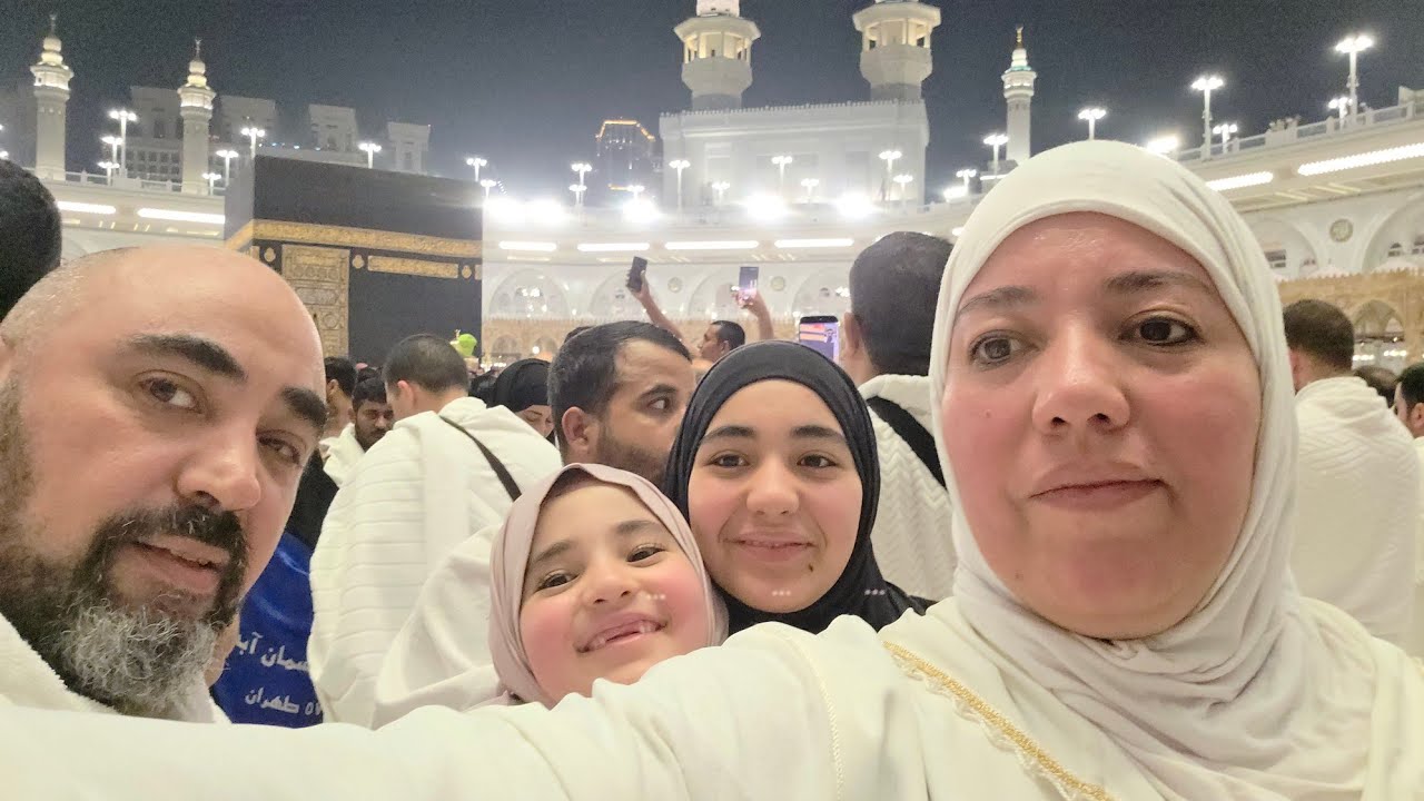 لقد دعانا الله إلى بيته، وقد أنعم علينا بإتمام العمرة، الحمد لله.