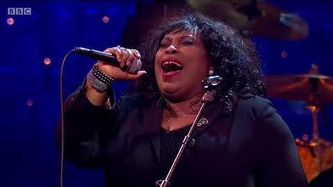 Jools Holland & His Rhythm and Blues Orch with Ruby Turner - Peace in The Valley - Hootenanny 2020🙌