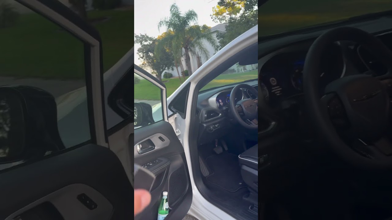 Унылый Крайслер. Chrysler Pacifica на обзоре на канале. #prokachutv #обзор #chrysler #cars#автообзор