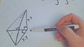 3D Pythagoras in pyramids