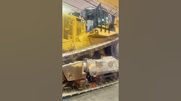 Removing the track from a CAT D11T ( Applying TV )