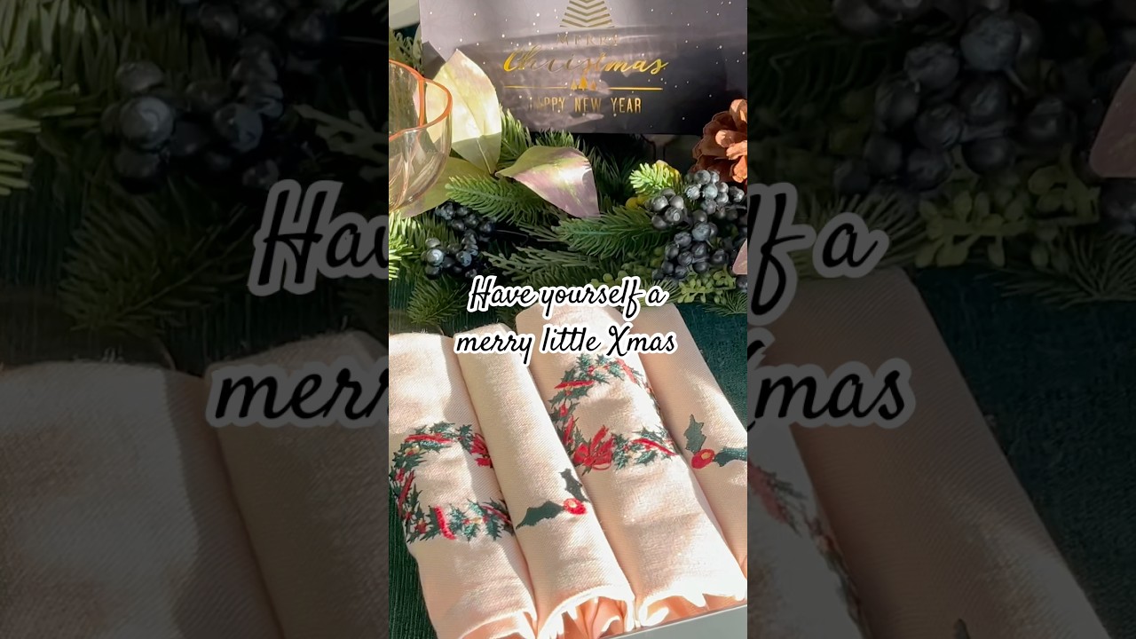 Have yourself a merry little Xmas ✨🥰 