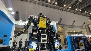 IREX 2025 - Tsubame Industries - Live Demo - Archax 15-foot transforming robot with 26 joints