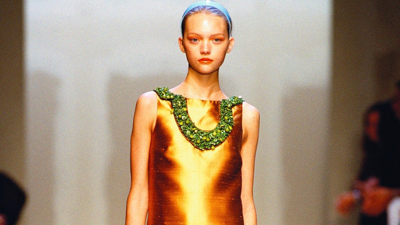 MIU MIU SPRING SUMMER 2005 - YouTube