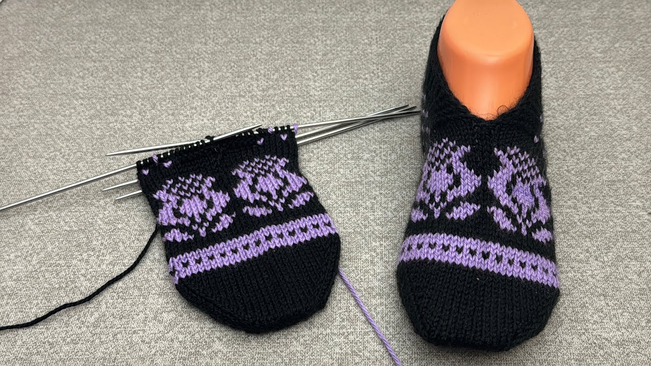 Kolay laleli beş şiş patik modeli 