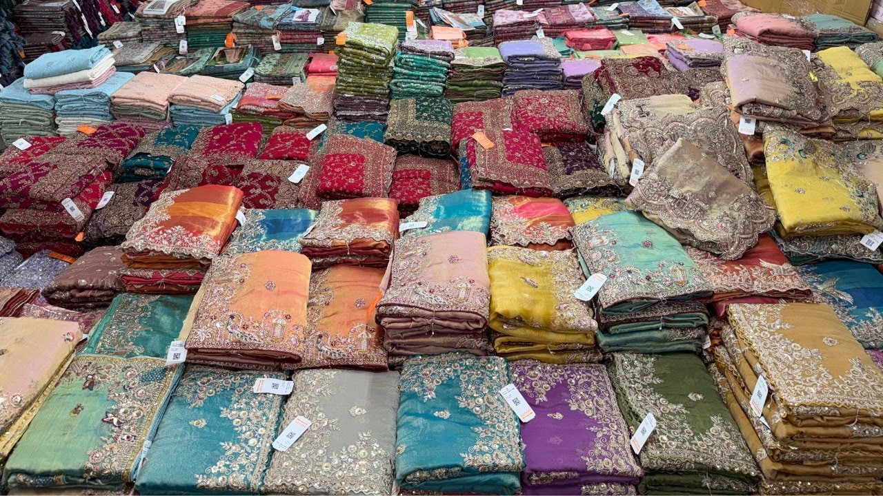 5000 वाली साड़ी फैक्ट्री से, साड़ी 650 से | SAREE MANUFACTURER | SAREE WHOLESALE MARKET SURAT #saree
