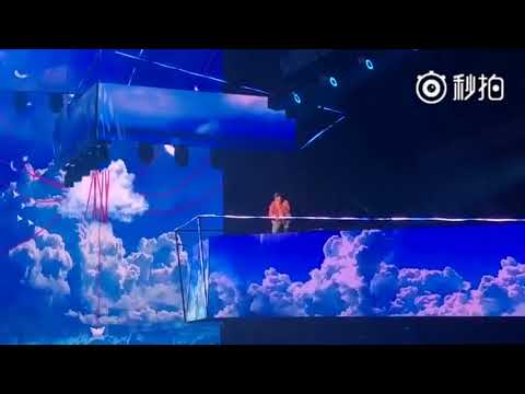 林俊杰演唱会武汉站《剪云者》，舞美击中内心，配上歌声，很唯美了