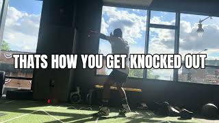 Beginners rush, real fighters are calm. #boxing #fightiq #boxingtips #boxingtraining #shorts 