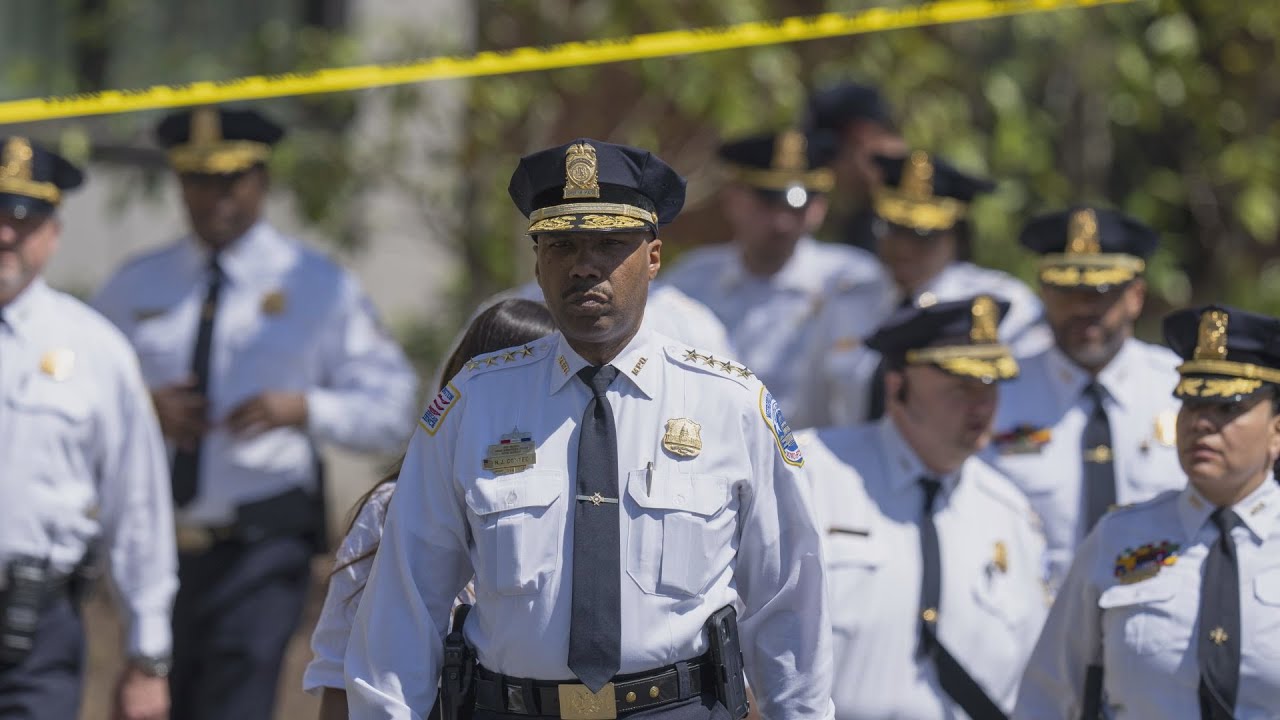 VIDEO | One killed, 3 hurt in shooting outside DC funeral home - YouTube