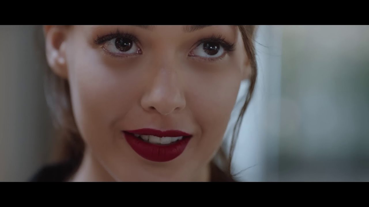 Dilan Çiçek Deniz | Avon | TV Commercial