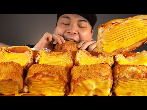 Todays mukbang is cheese mille-feuille and I'm going to enjoy it.