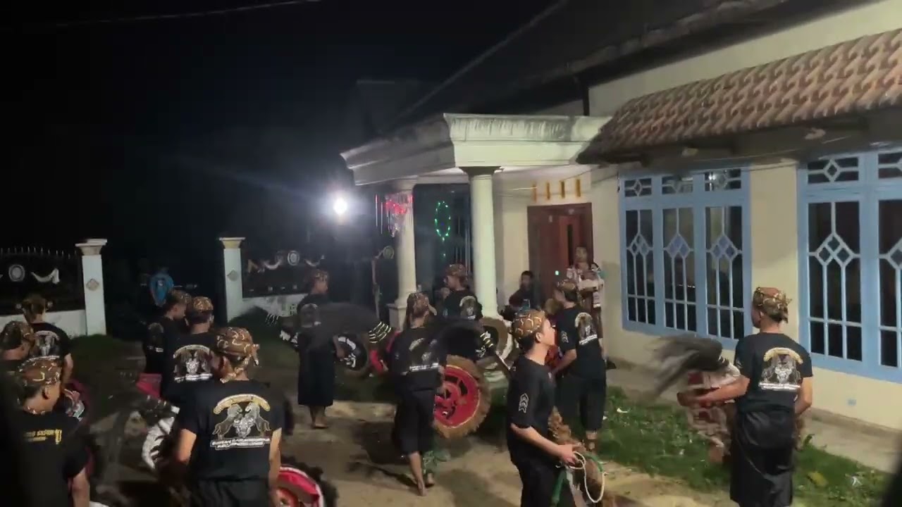 versi Satriyo Wijoyo kusumo baran nongkosewu