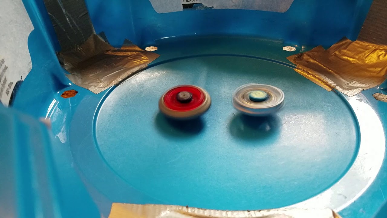 EPIC BEYBLADE BATTLE!: Aquario 105 F VS Wing Pegasus 90 WF! PRE-HYBRID VS 4D!