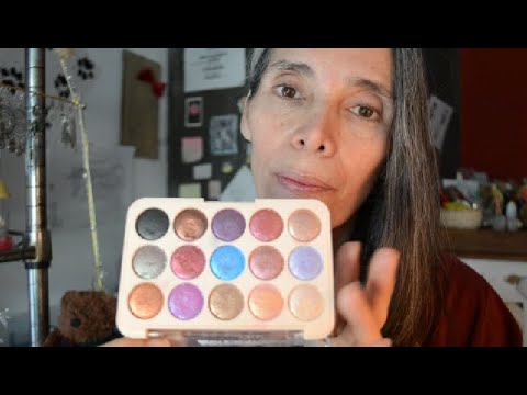 ASMR TE PONGO SOMBRAS Y LABIAL