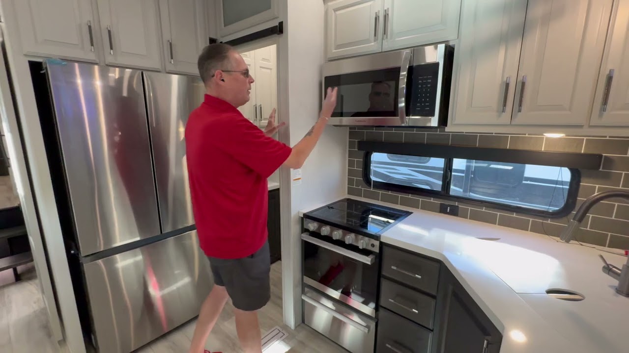 2025 Avalanche 346FL