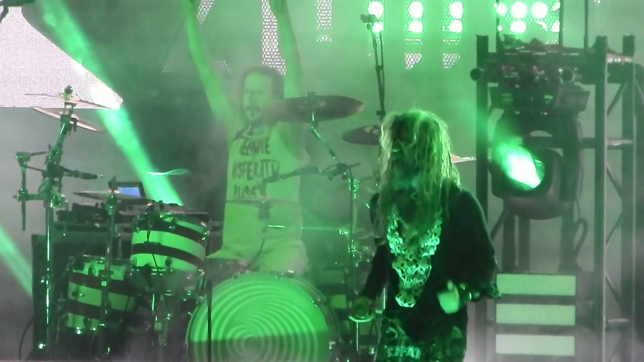 ROB ZOMBIE LIVE 2017 (( LIVING DEAD GIRL )) - YouTube