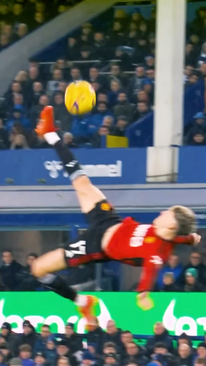 Alejandro Garnacho Scores INSANE Overhead Kick ??