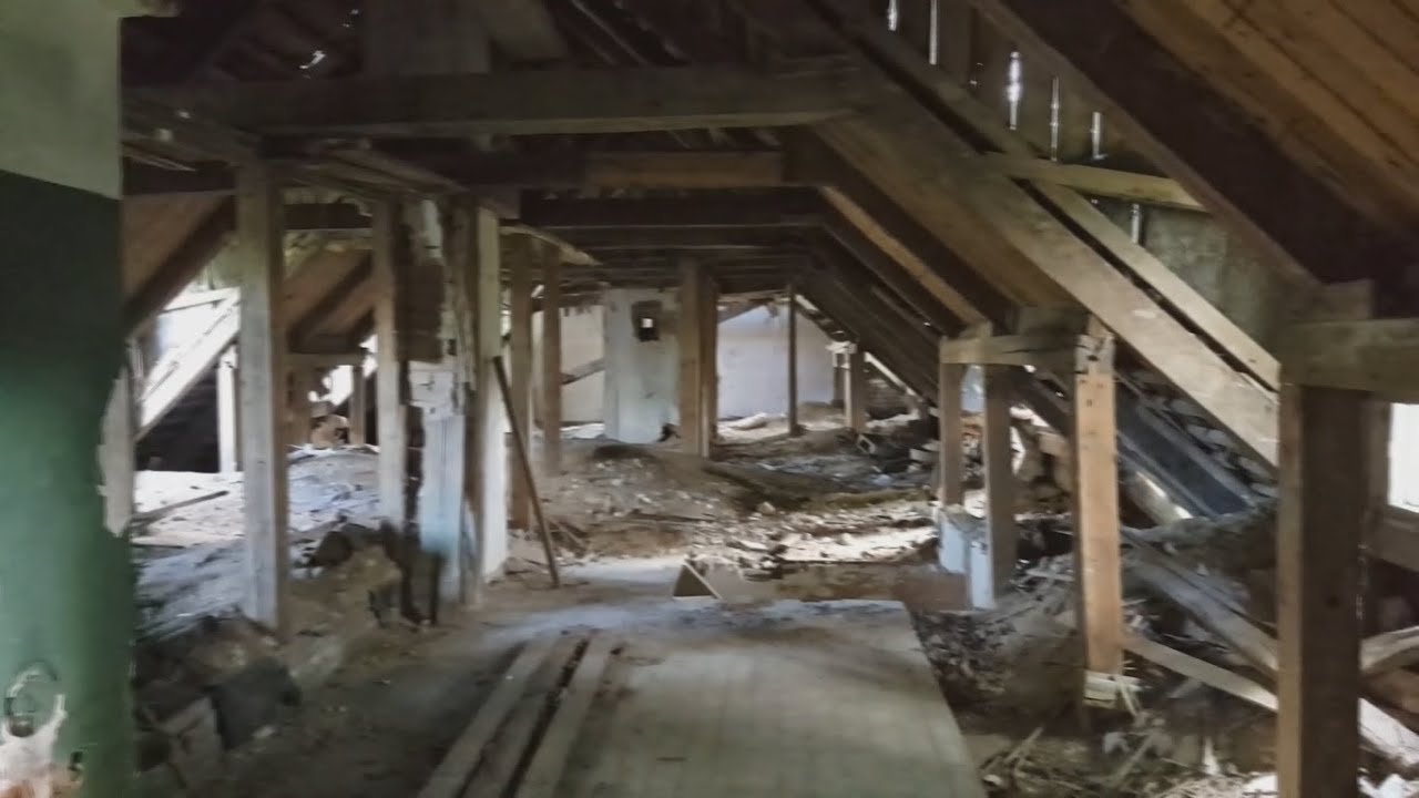 Exploring Abandoned House (Dangerous) YouTube