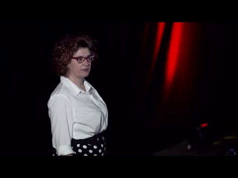How to be audacious while living on the edge | Lisa Hrabluk | TEDxUNBSaintJohn