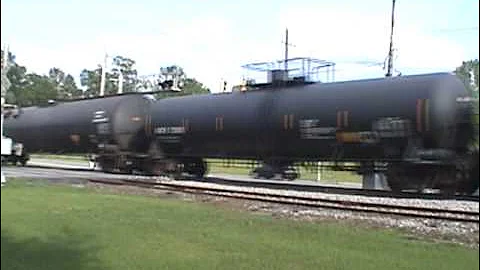 CSX Q614-27 with an AC and 2 SD40 2's at Bogart, GA