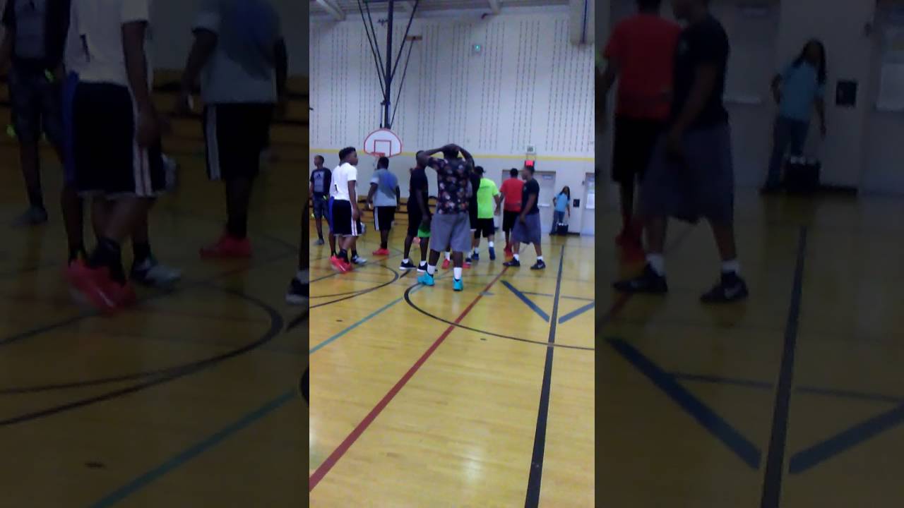 Basketball game turns into fight YouTube