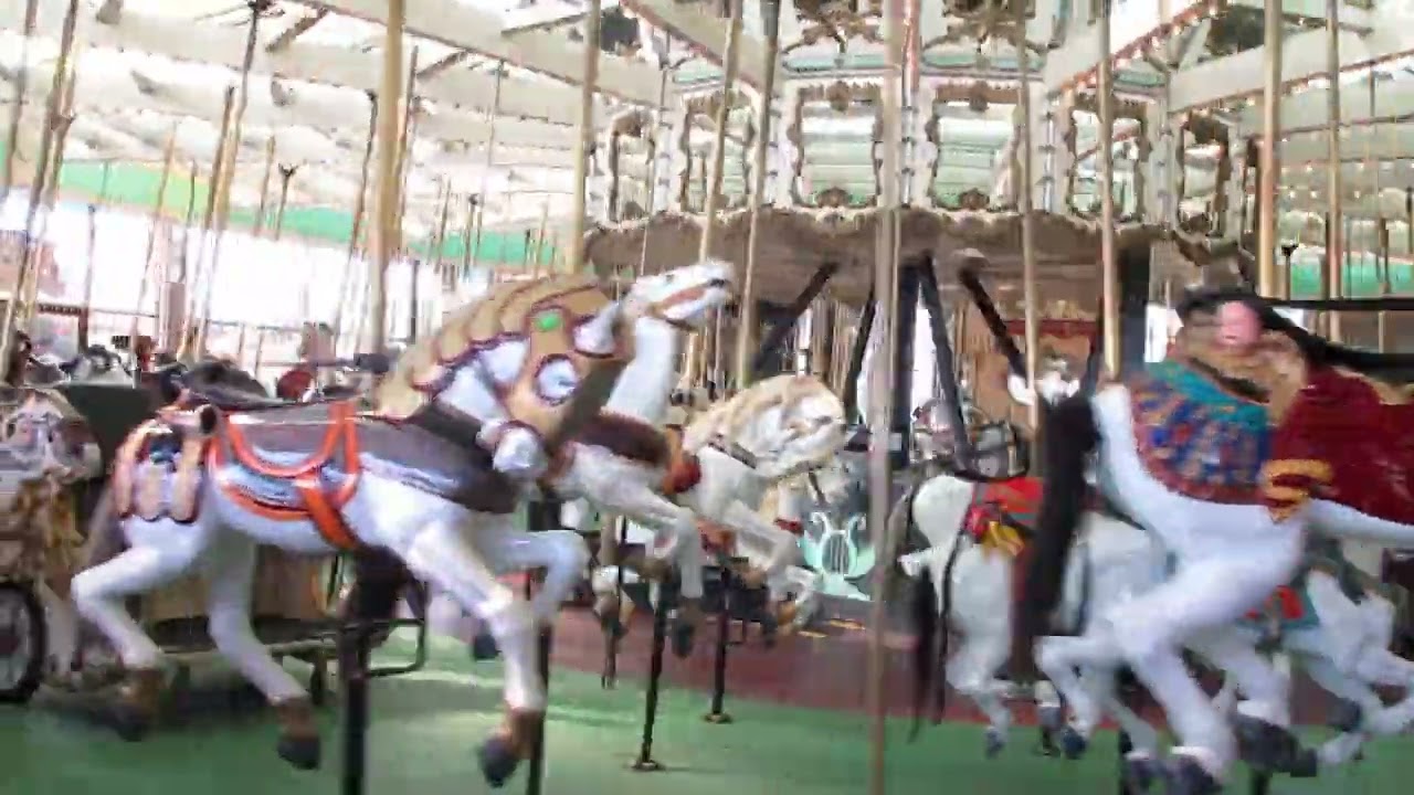 Santa Cruz Carousel in Action