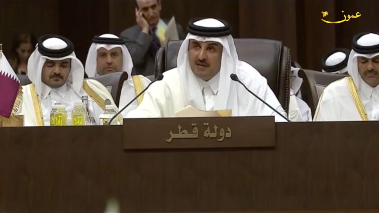 أمير قطر يدافع عن الإخوان في القمة العربية بعد انسحاب السيسي