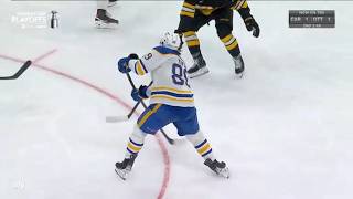 ALEX TUCH GIVES BUFFALO THE 2-1 LEAD 🚨