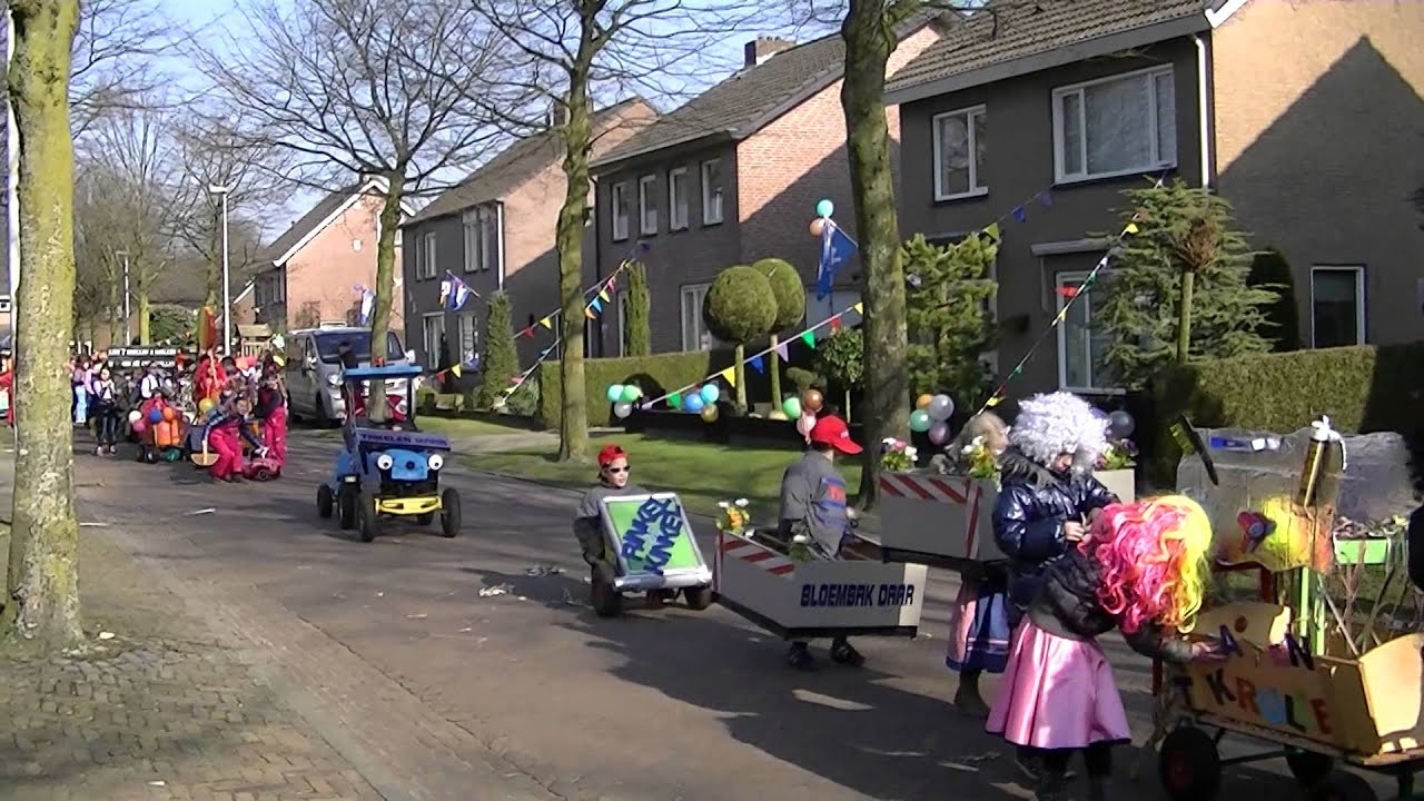 Kinderoptocht 2015 basisschool den Dijk - YouTube