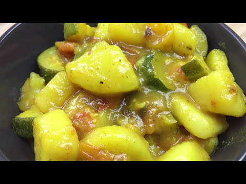 Rezept: Zucchini mit Kartoffel und Ei braten/ Zucchini mit Kartoffel und Ei machen/ Leckeres Rezept. 