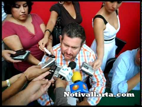 ENTREVISTA LUIS CARLOS NAJERA DURANTE ENTREGA 72 ARMAS CORTAS A PUERTO VALLARTA.mpg