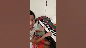 Yamaha Piano Course, Pianoforte 1, Buzz, Buzz, Buzz