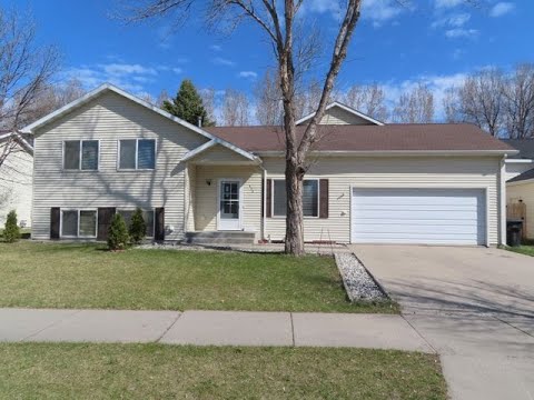 476 Burdick Ct, Grand Forks, ND home video tour