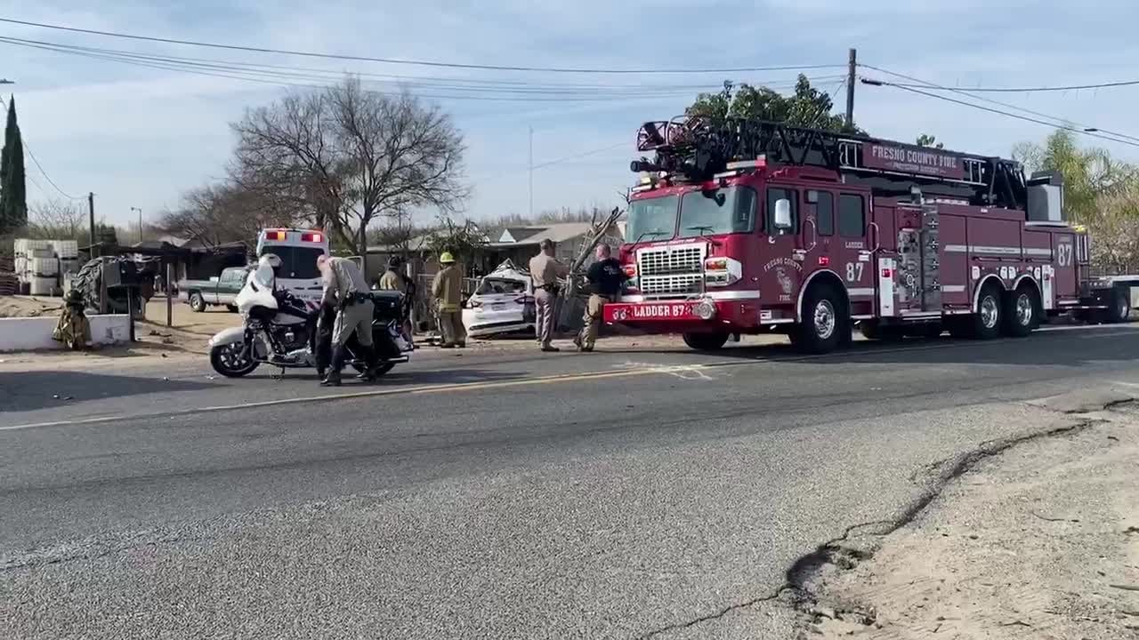 1 dead after pinin crash in Fresno County YouTube