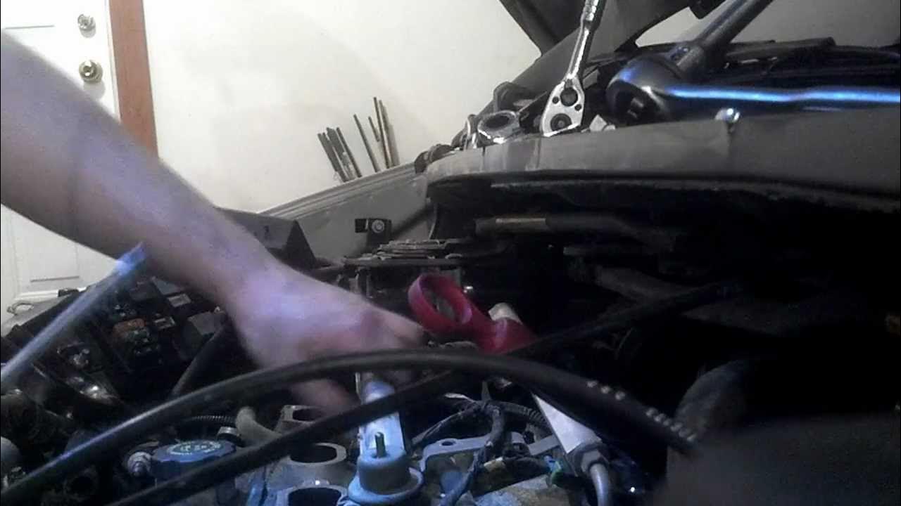 3.1 3.4L GM fuel rail removal...the easy way! YouTube