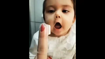How To Brush Baby Teeth How To Clean Kids Teeth 