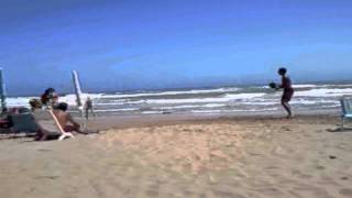 Cerezo y Oscar en la playa