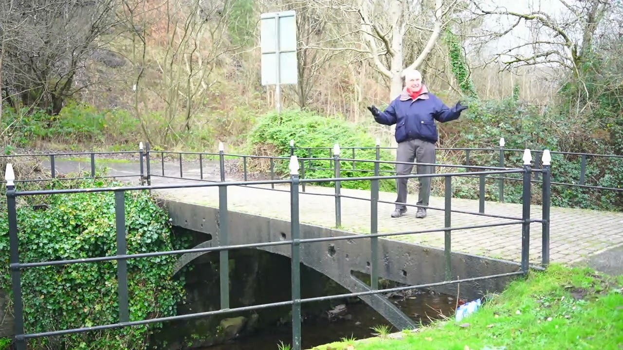 Маэстег: скрытая жемчужина — история небольшого чугунного пешеходного мостика.