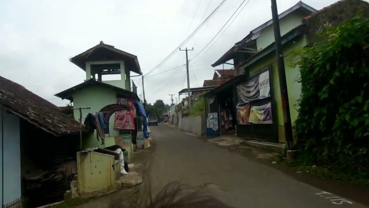 Perjalanan ke tempat wisata mata air Cikandung lewat jalur Cikole