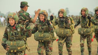 តោះមើលនារីៗ លោតឆត្រ | Cambodian female paratroopers