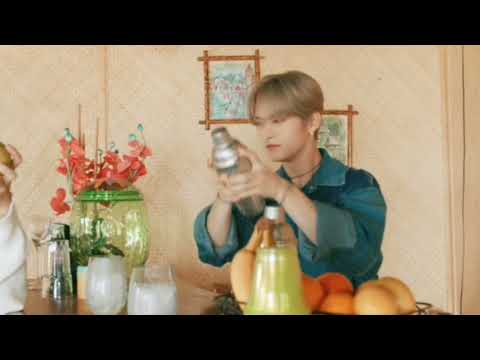 Time Out M/V Lee know Real-M/V Lee know and bottle Hyunjin inner voice 🤣 #skz #hyunjin #leeknow