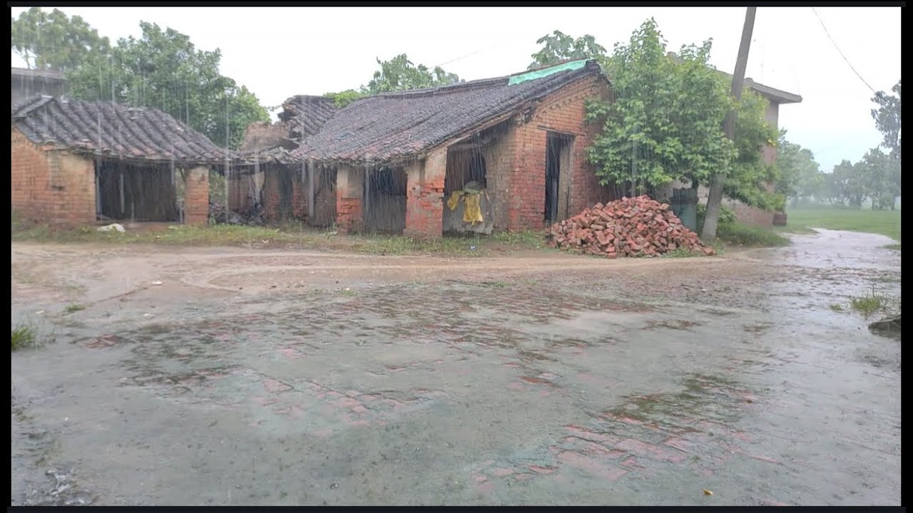 Heavy rain with thunder in traditional Indian village || Rain ASMR || Indian Real Village