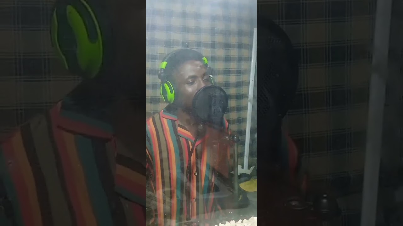 Working on a song in the studio. Men at work❤🕊🍷