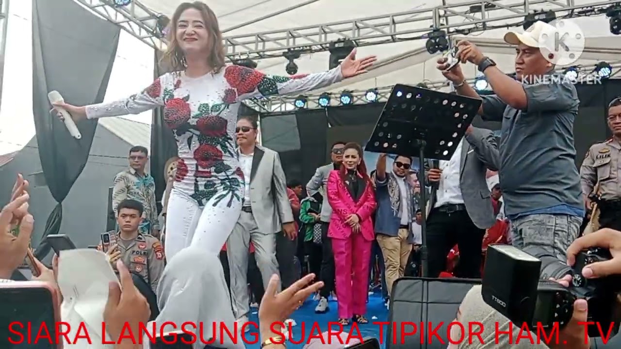 MAMI DEWI PERSIK BERSAMA FENNY Frans BERKUNJUNG DI RUMAH barunya owner coto angin mamiri