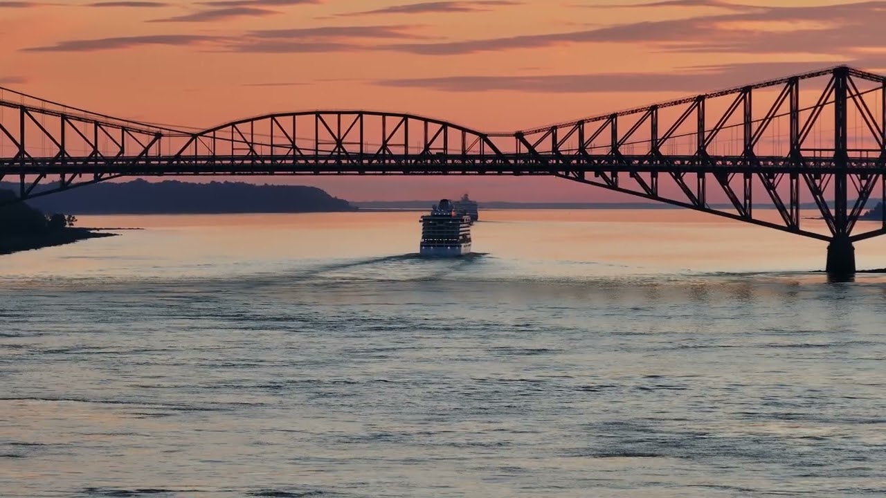 25 09 13 Viking Mars Cruise Ship Leaving Quebec City 4K