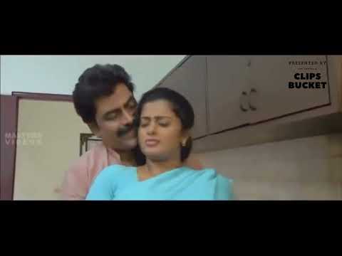 Hot Mallu Aunty Romance In Kitchen #mallu #aunty #romance #hot #love #saree #navel