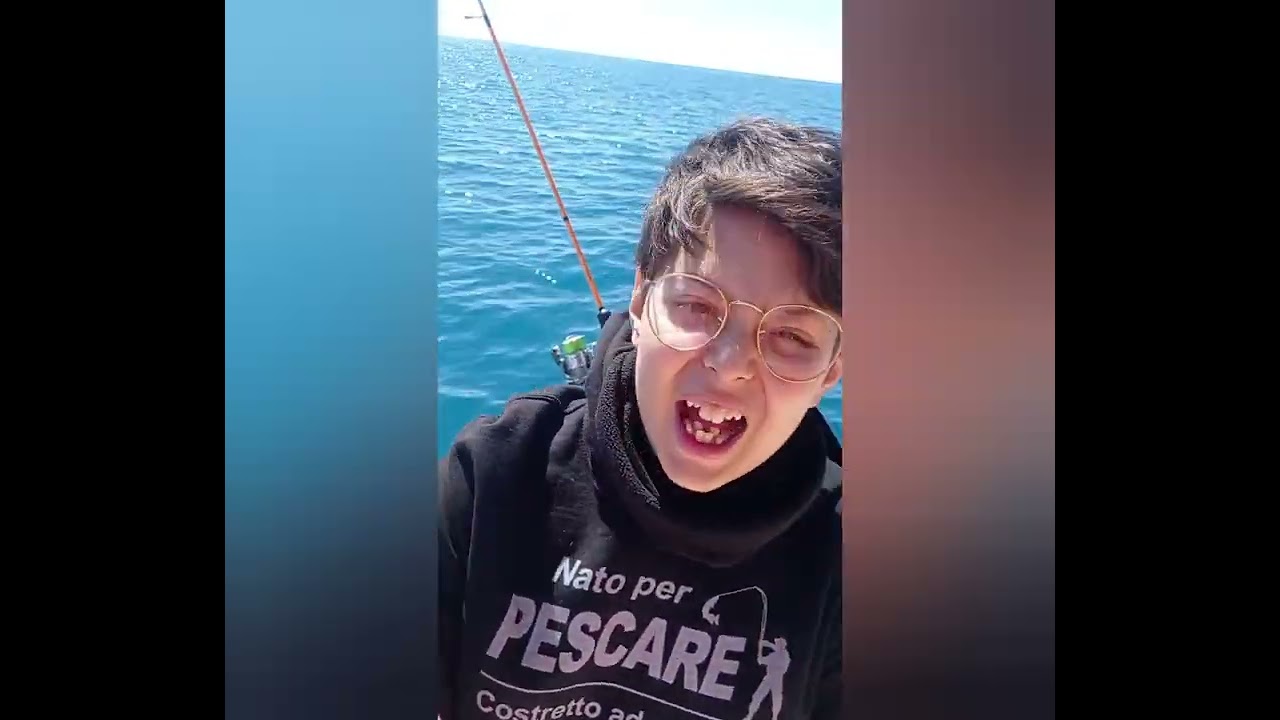 Seppie giganti ad eging dalla barca