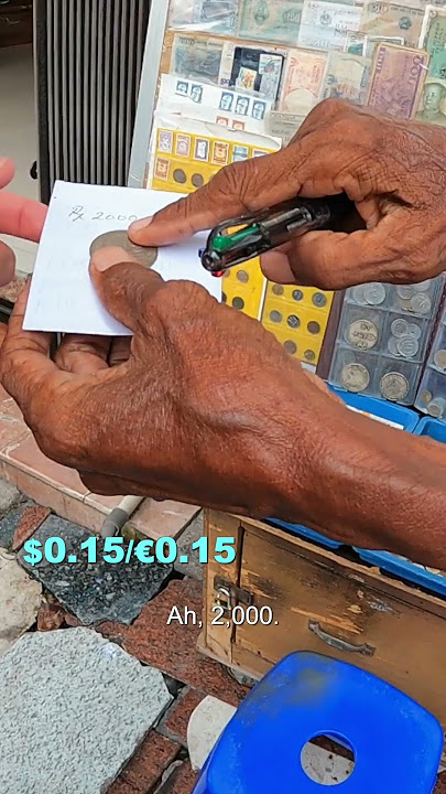 Luke Damant buys old Indonesian currency in Jakarta 🇮🇩 #shorts