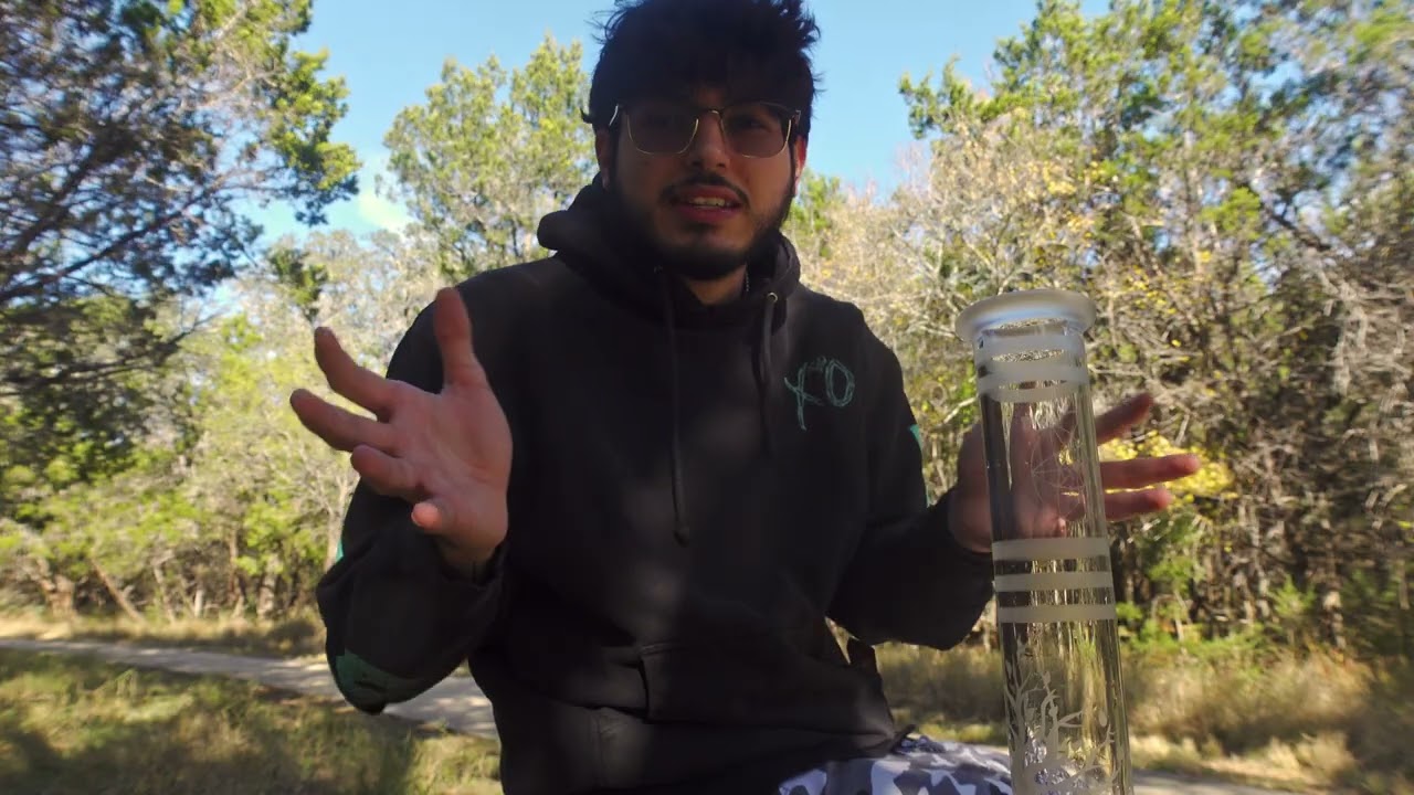 Vibing in Nature: Smoking Out of My Heady Bong 🌿💨